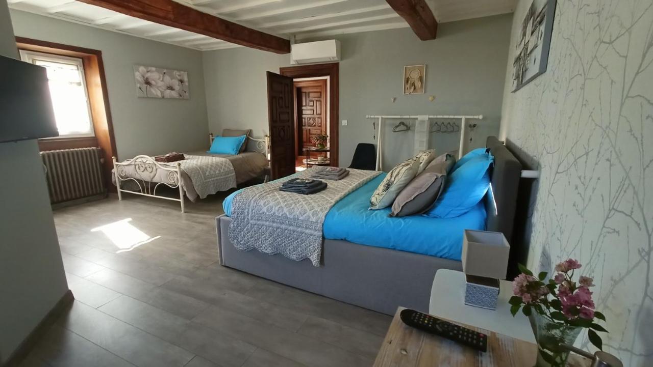 Chambres D'Hotes La Dame Fines Puybegon Exterior photo
