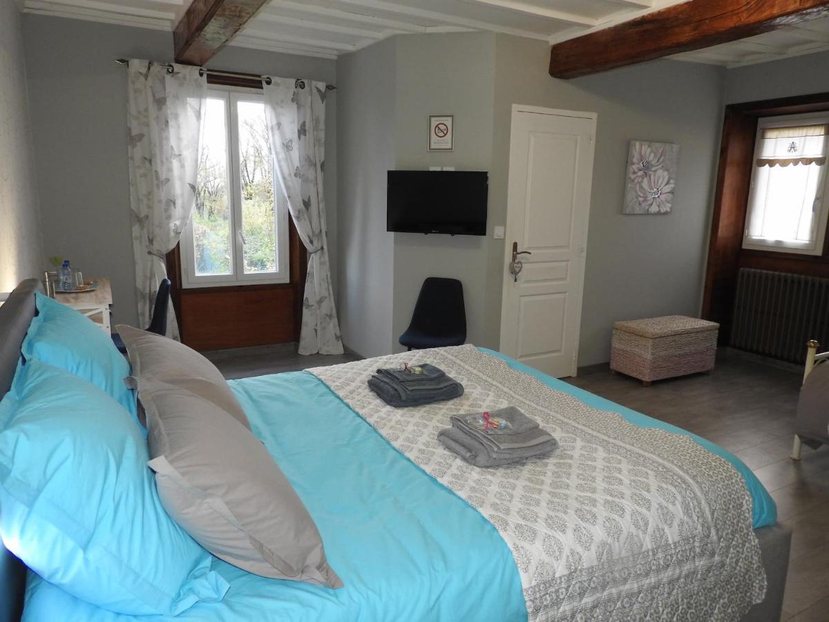 Chambres D'Hotes La Dame Fines Puybegon Exterior photo